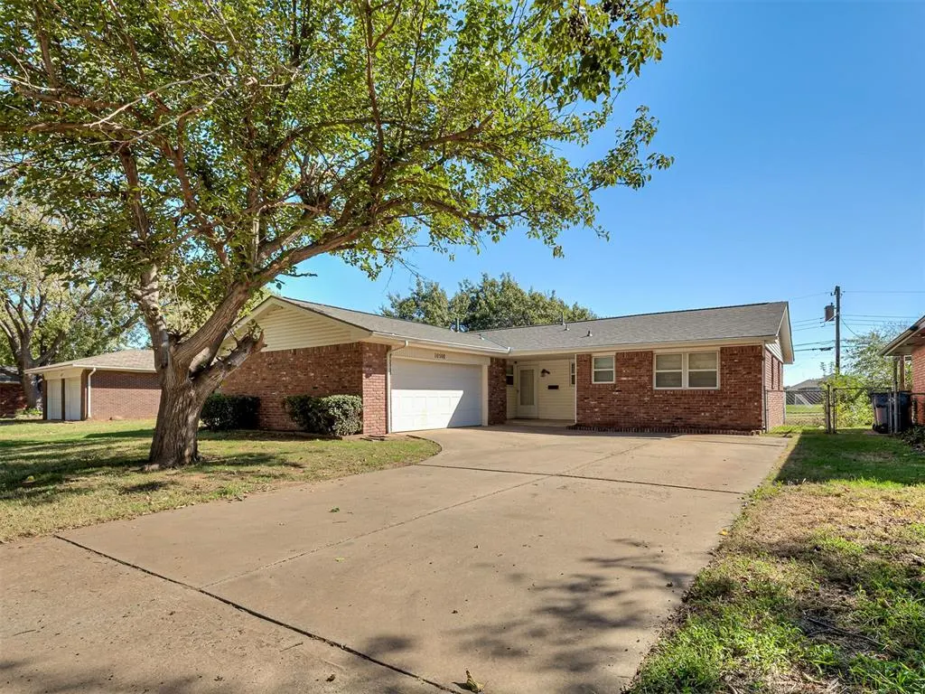 Front exterior — 10508 Lyndon Road, Oklahoma City, OK 73120