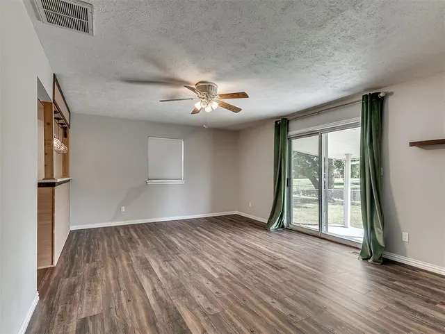 Photo 5 — 10508 Lyndon Road, Oklahoma City, OK 73120