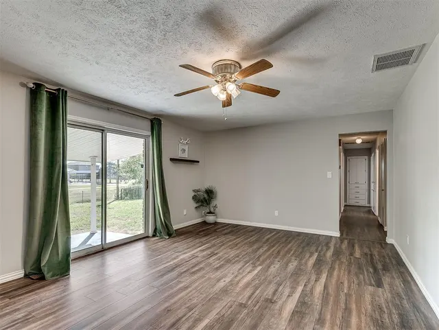 Photo 6 — 10508 Lyndon Road, Oklahoma City, OK 73120