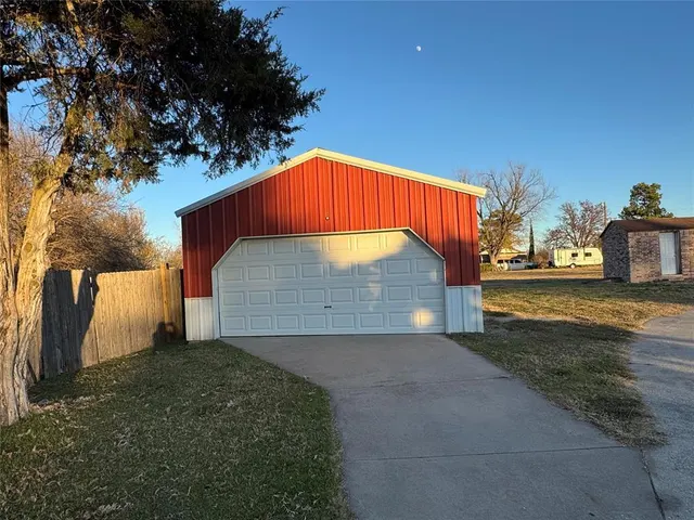 Photo 8 — 1802 N Douglas Boulevard, Midwest City, OK 73141