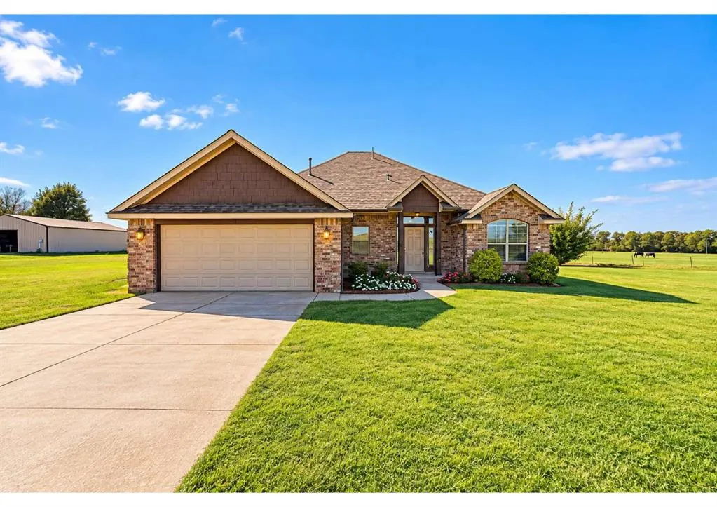 Front exterior — 815 N Richland Road, Tuttle, OK 73089