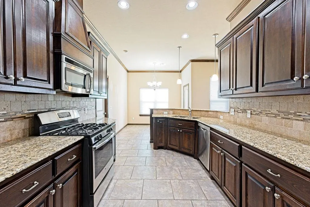 Photo 2 — 815 N Richland Road, Tuttle, OK 73089