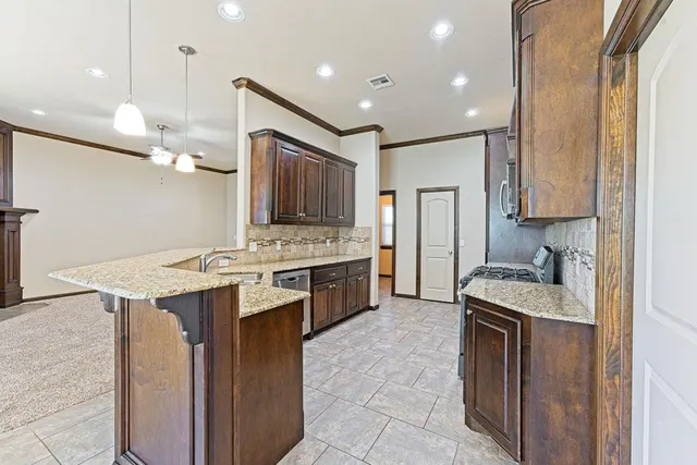 Photo 3 — 815 N Richland Road, Tuttle, OK 73089