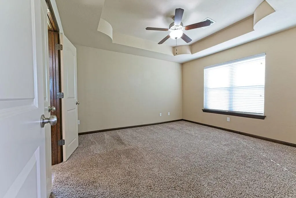 Photo 12 — 815 N Richland Road, Tuttle, OK 73089