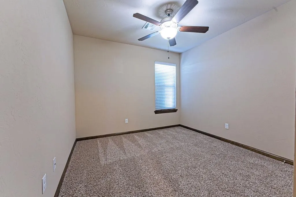 Photo 21 — 815 N Richland Road, Tuttle, OK 73089