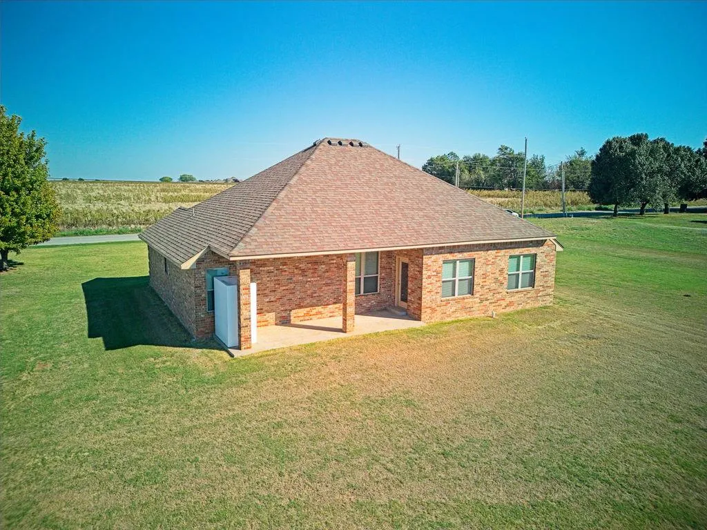 Photo 32 — 815 N Richland Road, Tuttle, OK 73089