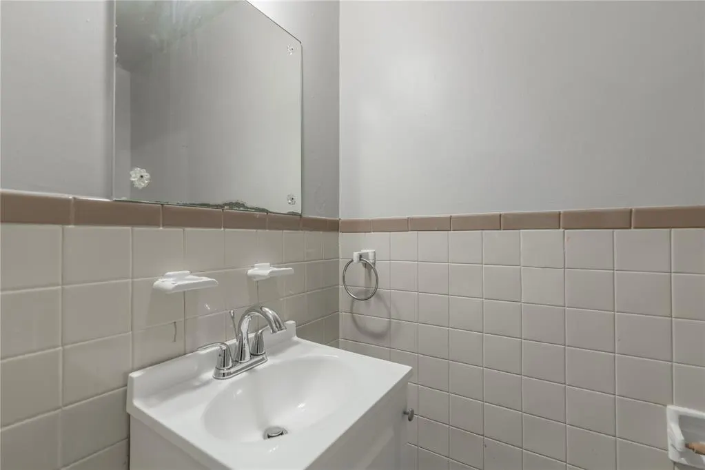 Photo 17 — 4420 NW 27th Street, Oklahoma City, OK 73107