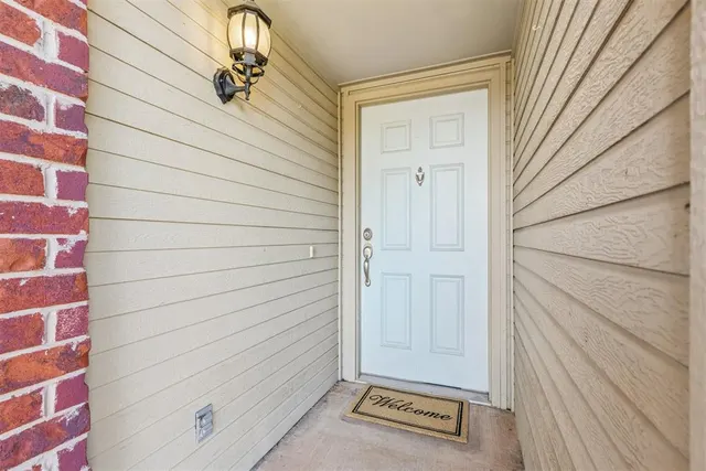 Photo 2 — 4209 Applegate Drive, Moore, OK 73160