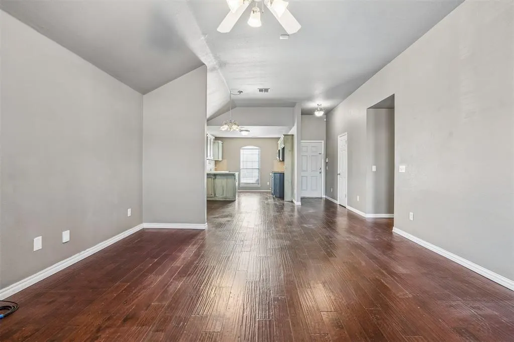 Photo 7 — 4209 Applegate Drive, Moore, OK 73160