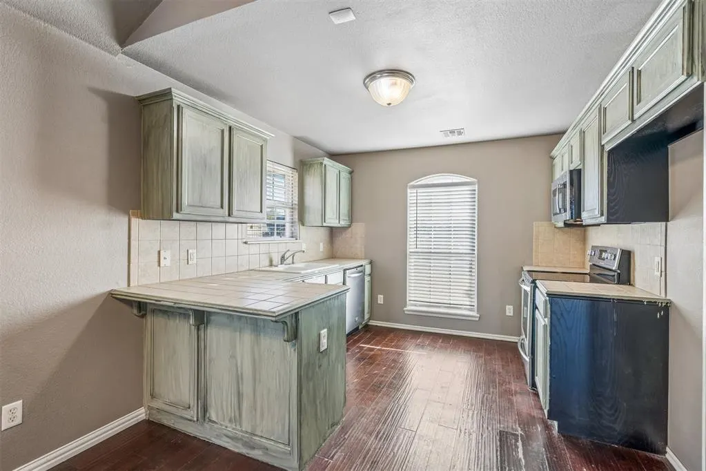 Photo 9 — 4209 Applegate Drive, Moore, OK 73160