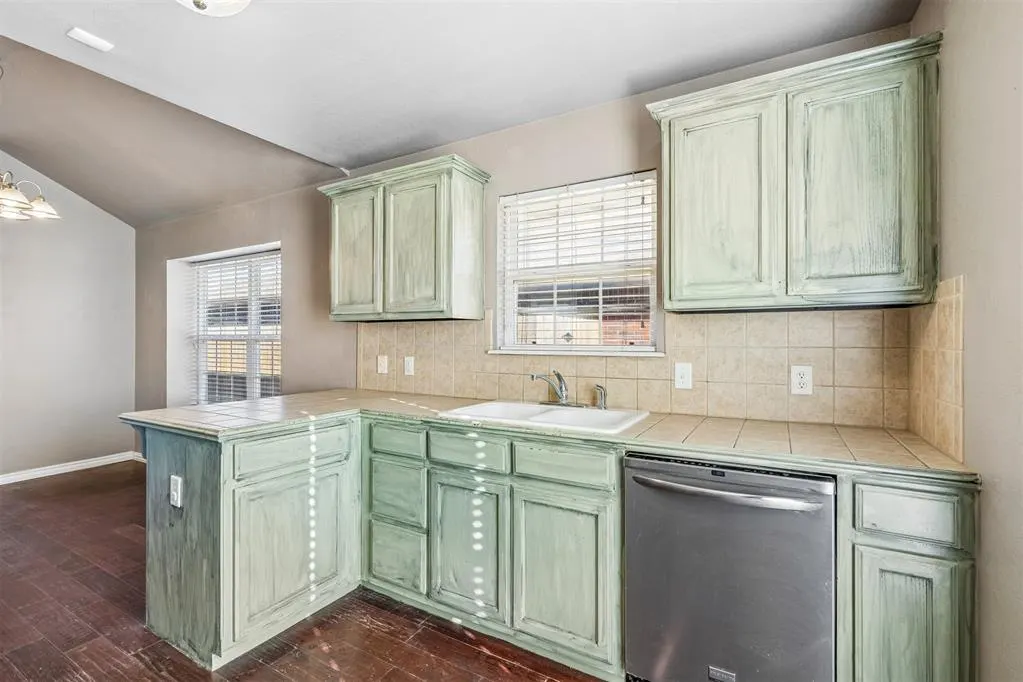 Photo 10 — 4209 Applegate Drive, Moore, OK 73160
