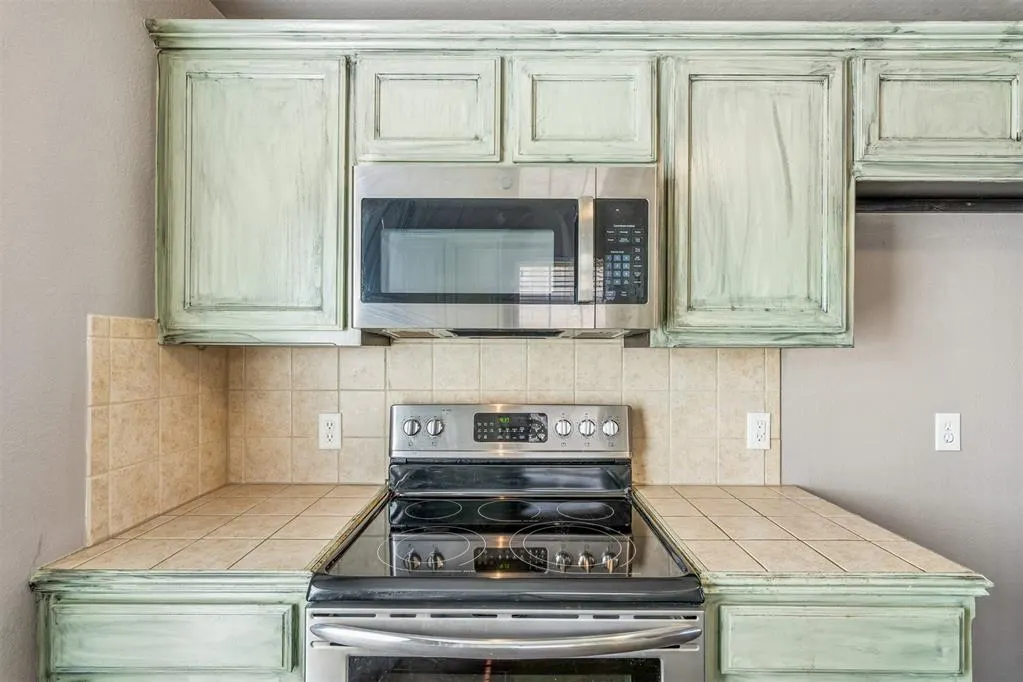 Photo 12 — 4209 Applegate Drive, Moore, OK 73160