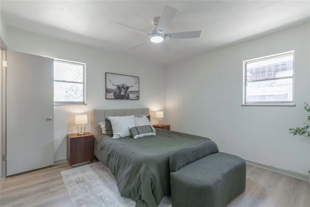 Photo 14 — 117 NE 11th Street, Moore, OK 73160