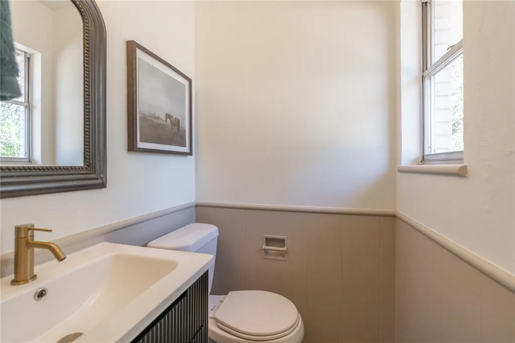 Photo 17 — 117 NE 11th Street, Moore, OK 73160