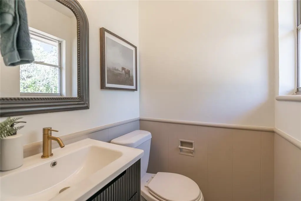Photo 18 — 117 NE 11th Street, Moore, OK 73160