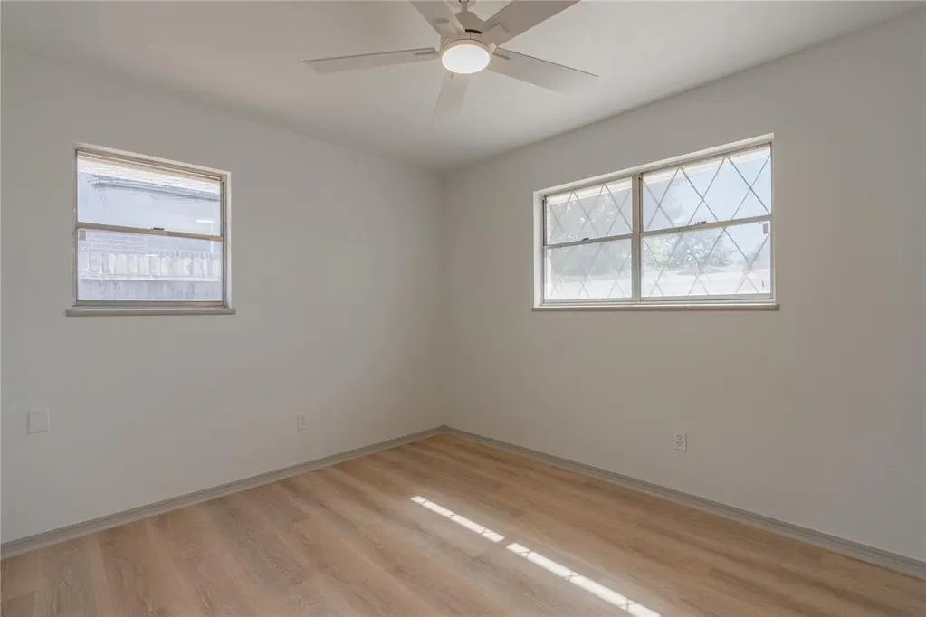 Photo 19 — 117 NE 11th Street, Moore, OK 73160