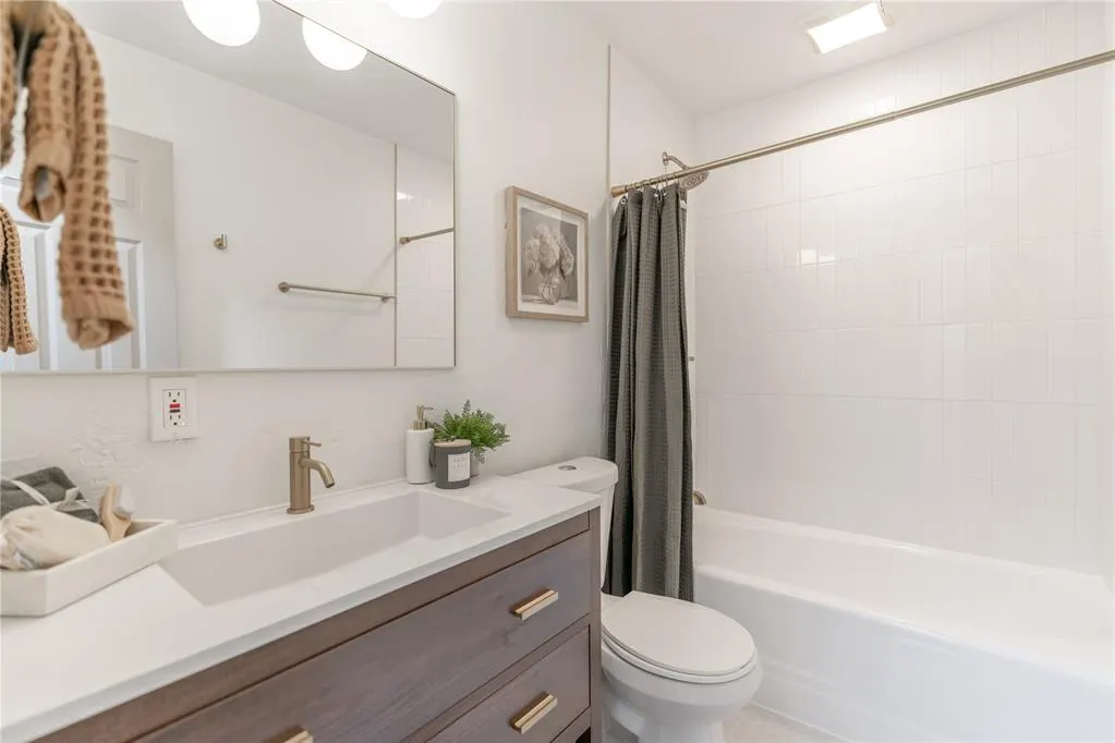 Photo 23 — 117 NE 11th Street, Moore, OK 73160