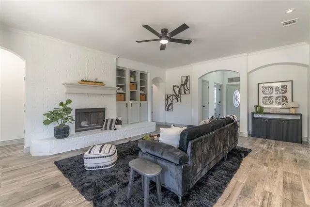 Photo 2 — 8729 Ally Way, Yukon, OK 73099