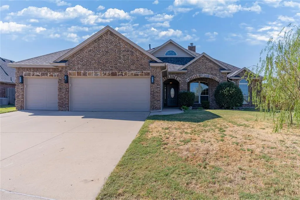 Photo 4 — 8729 Ally Way, Yukon, OK 73099