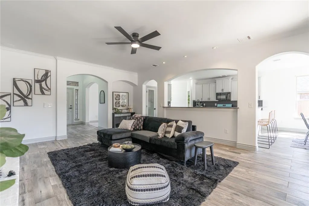 Photo 10 — 8729 Ally Way, Yukon, OK 73099
