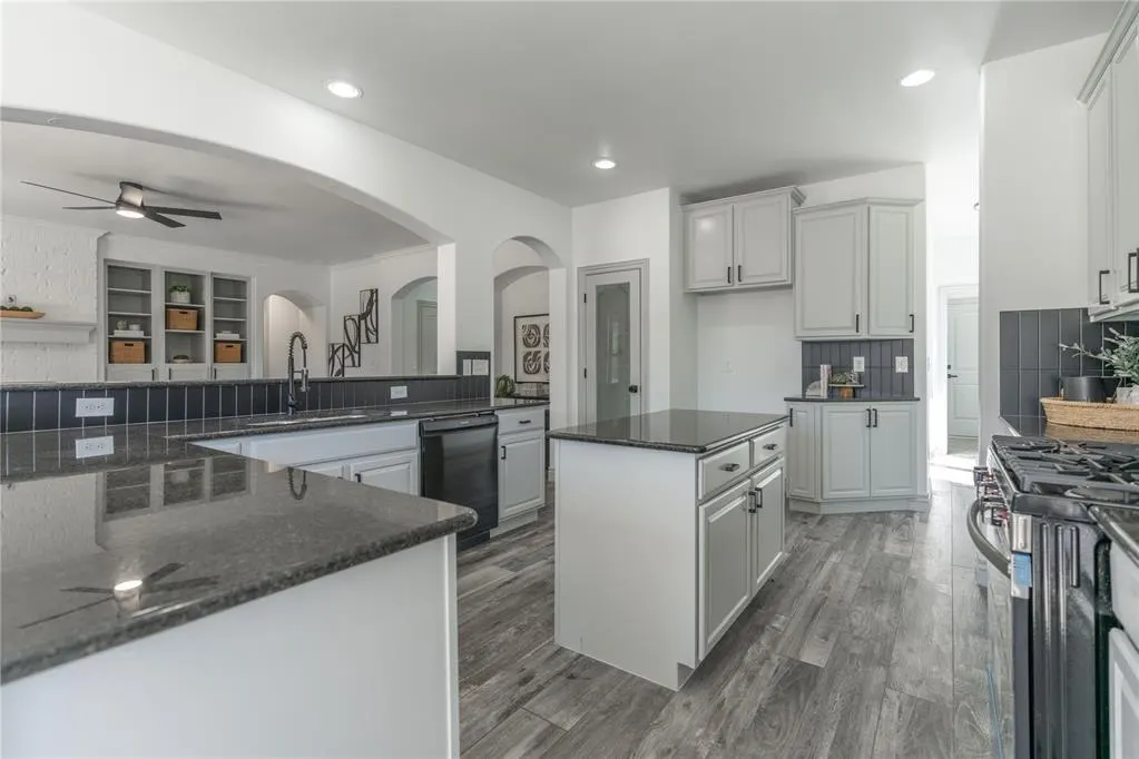 Photo 13 — 8729 Ally Way, Yukon, OK 73099