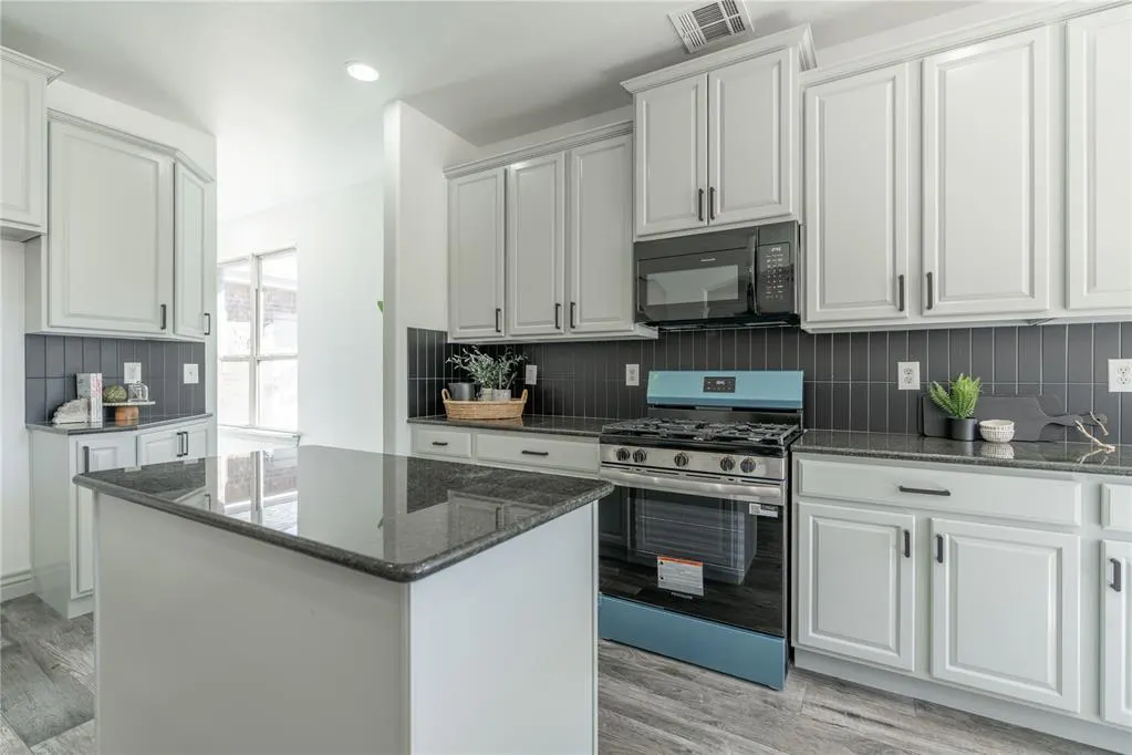 Photo 15 — 8729 Ally Way, Yukon, OK 73099