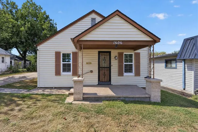 Photo 3 — 1606 S Choctaw Avenue, El Reno, OK 73036