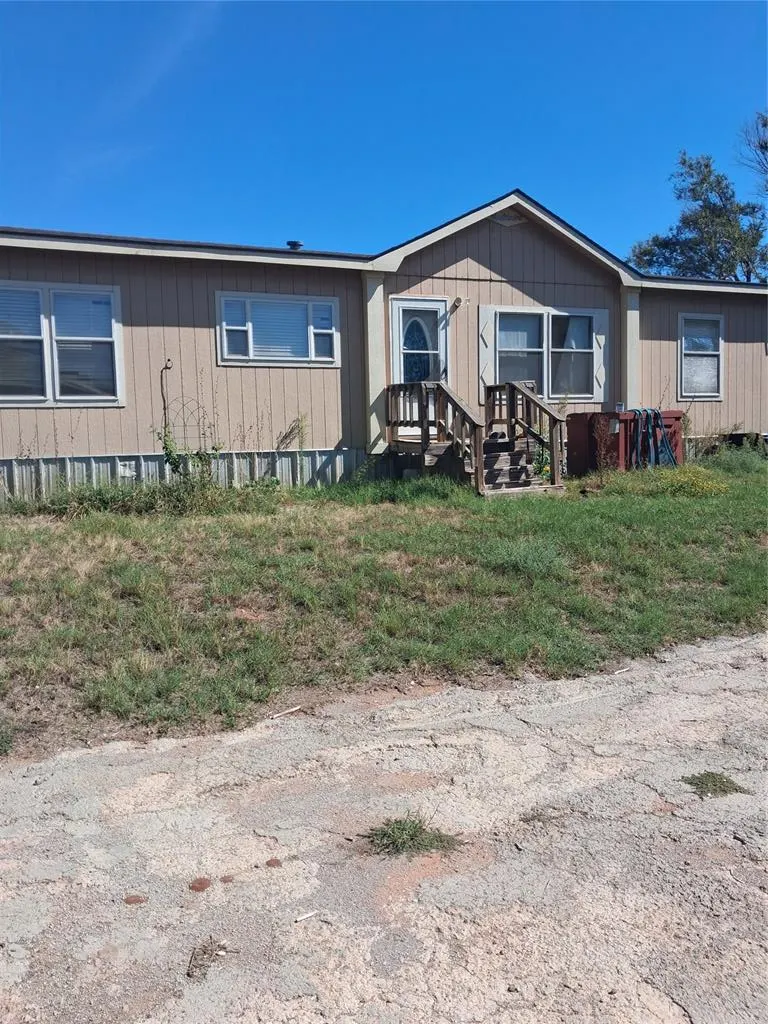 Front exterior — 21154 E 1130 Road, Foss, OK 73647