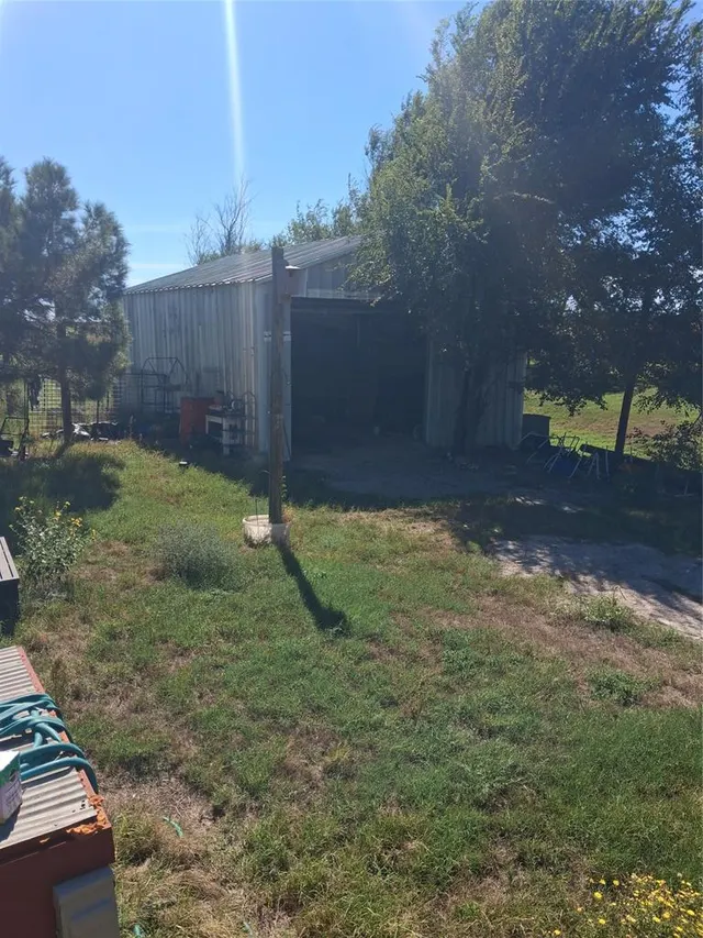 Photo 4 — 21154 E 1130 Road, Foss, OK 73647