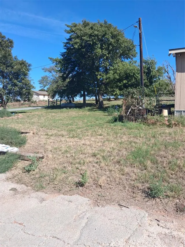 Photo 5 — 21154 E 1130 Road, Foss, OK 73647