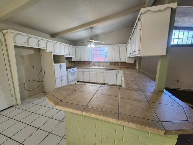 Photo 4 — 1801 Burnt Oak Street, Norman, OK 73071