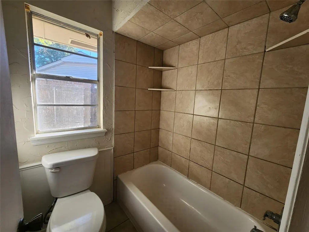 Photo 16 — 1801 Burnt Oak Street, Norman, OK 73071