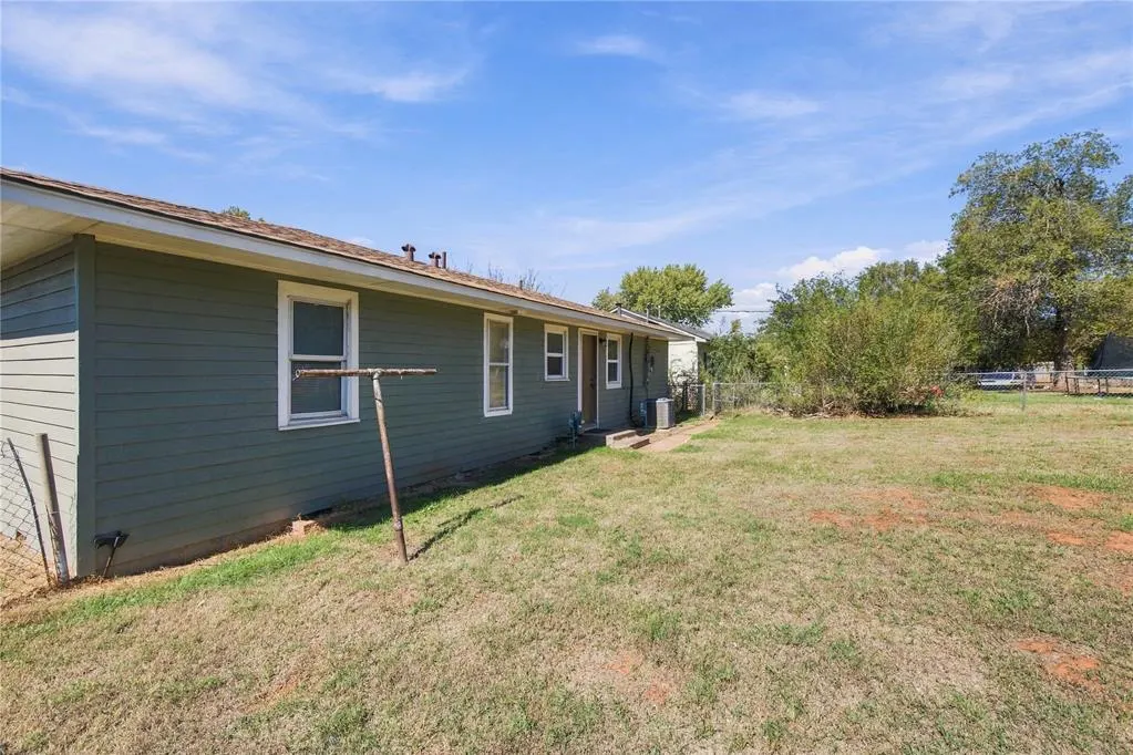 Photo 16 — 154 Blackburn Boulevard, Elk City, OK 73644
