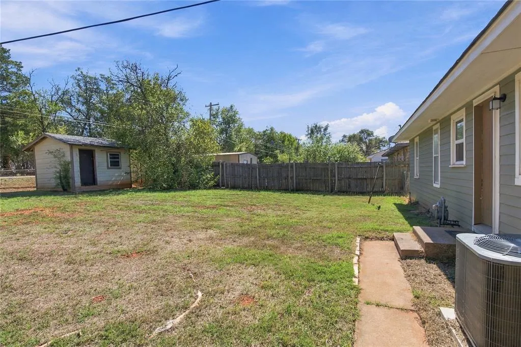 Photo 18 — 154 Blackburn Boulevard, Elk City, OK 73644