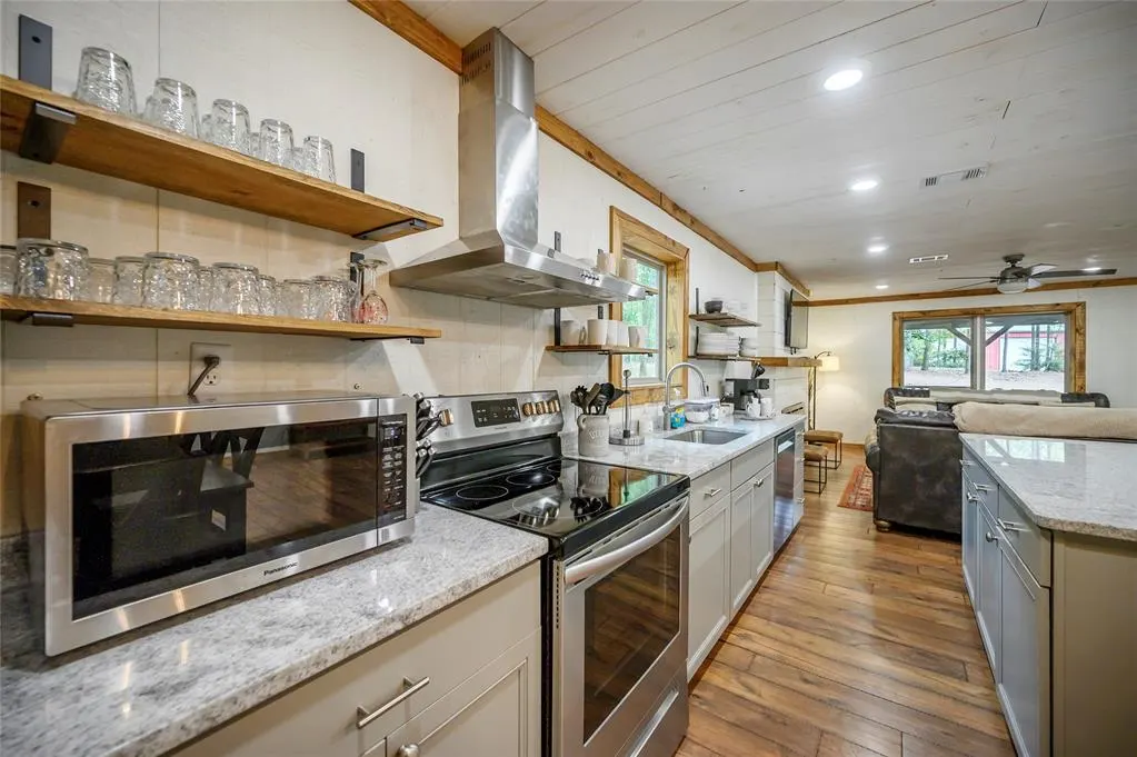 Photo 11 — 218 Cedar Creek Circle, Broken Bow, OK 74728