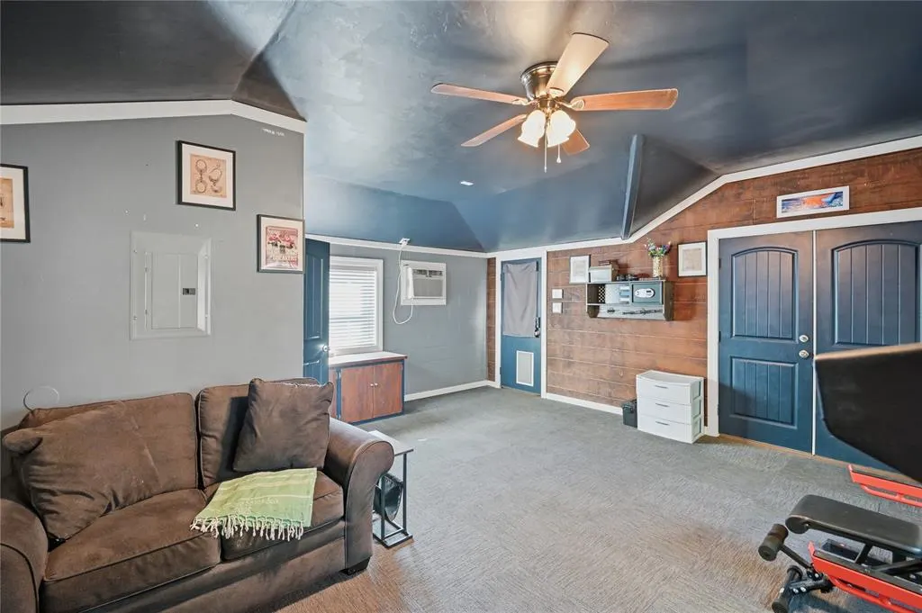 Photo 3 — 1109 E Oak Street, El Reno, OK 73036