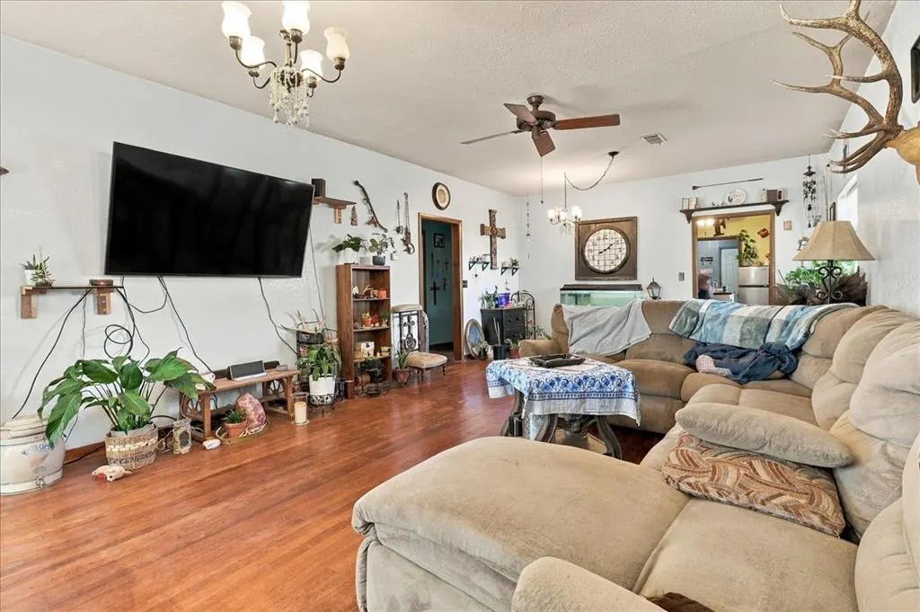 Photo 5 — 313 S Magnolia Avenue, Erick, OK 73645