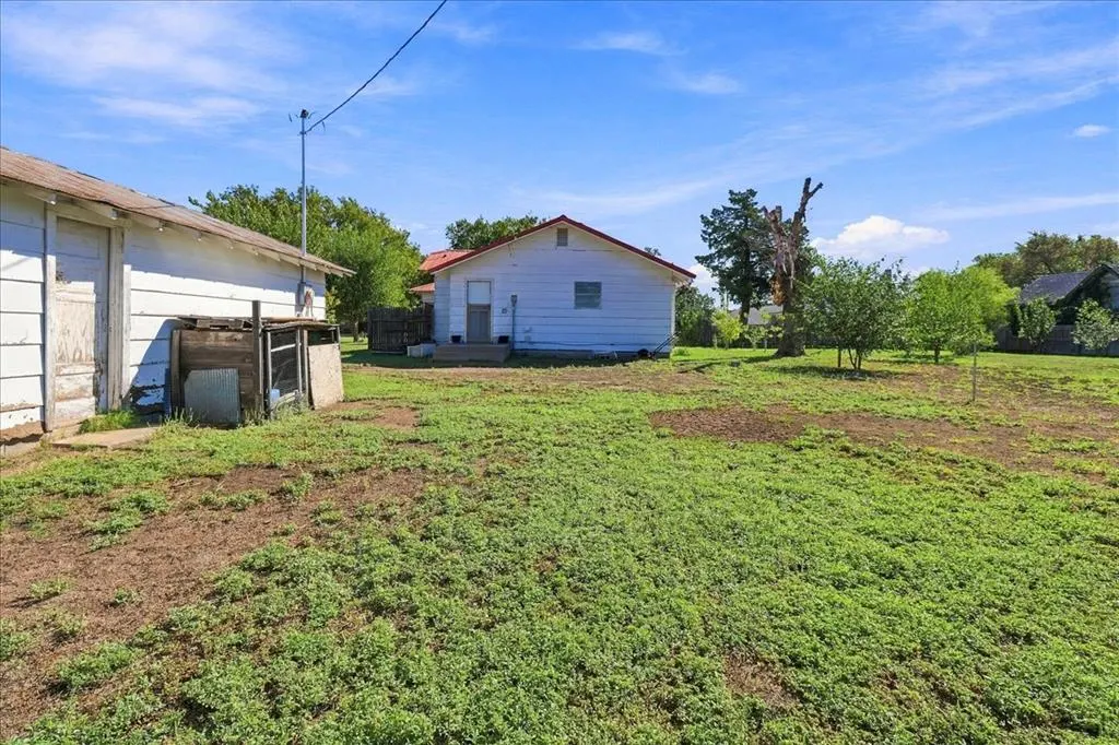 Photo 23 — 313 S Magnolia Avenue, Erick, OK 73645