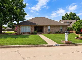 Sold home at 11200 NW 112th Street