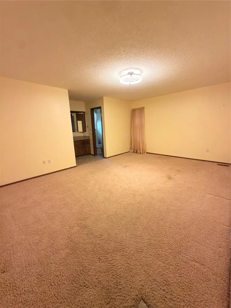 Photo 16 — 11200 NW 112th Street, Yukon, OK 73099