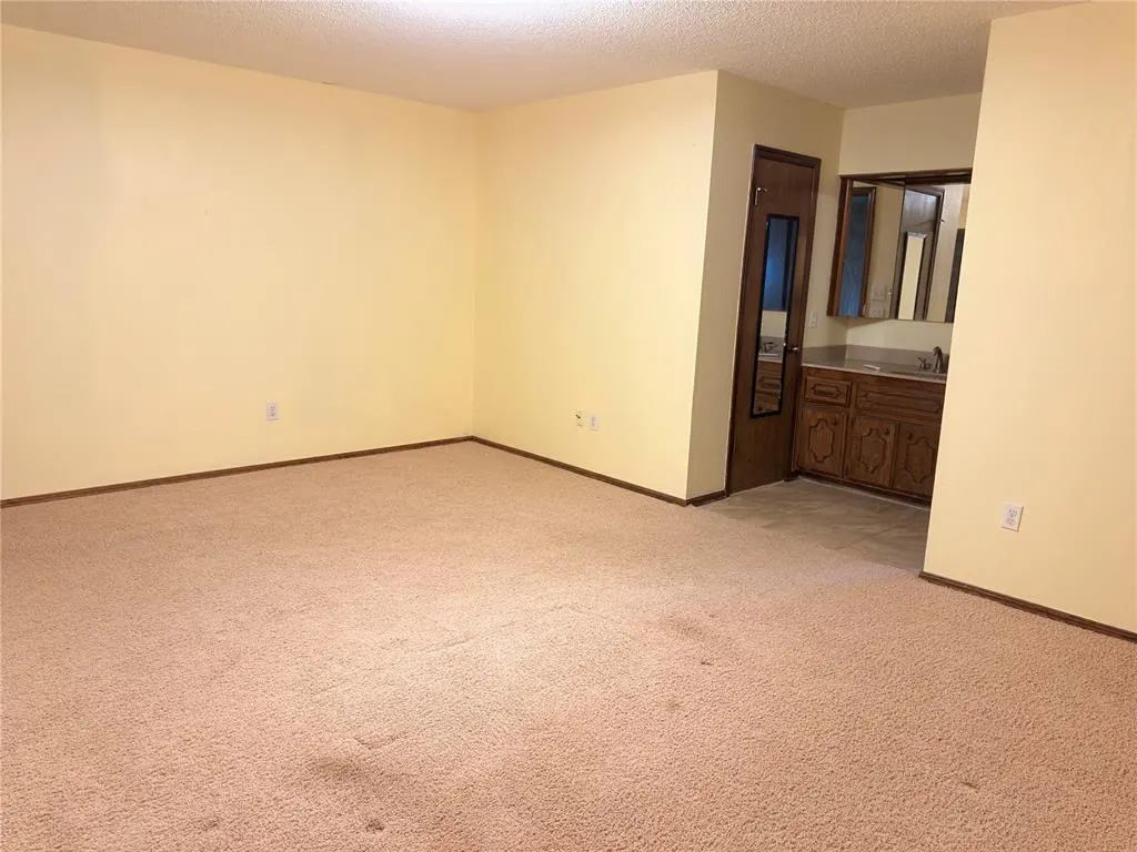 Photo 17 — 11200 NW 112th Street, Yukon, OK 73099