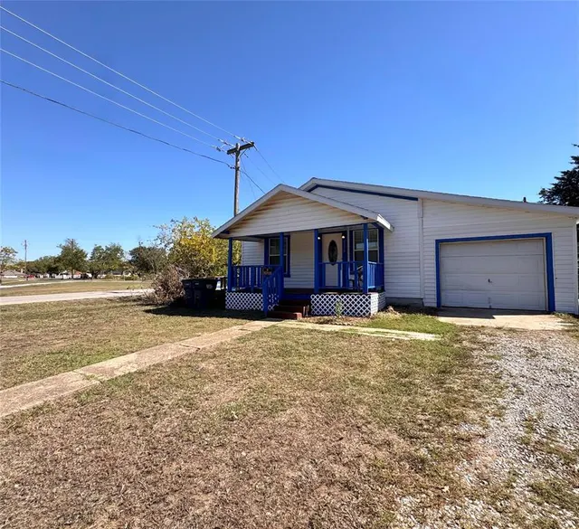 Photo 2 — 1350 Coolidge Street, Seminole, OK 74868