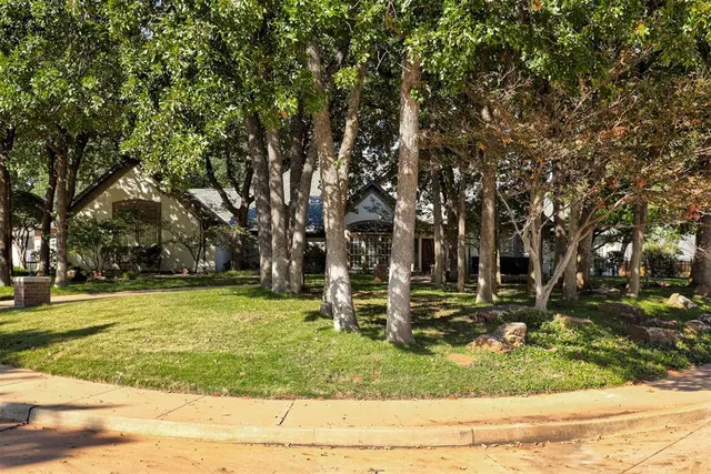 Photo 2 — 1823 Oak Forest Drive, Edmond, OK 73025