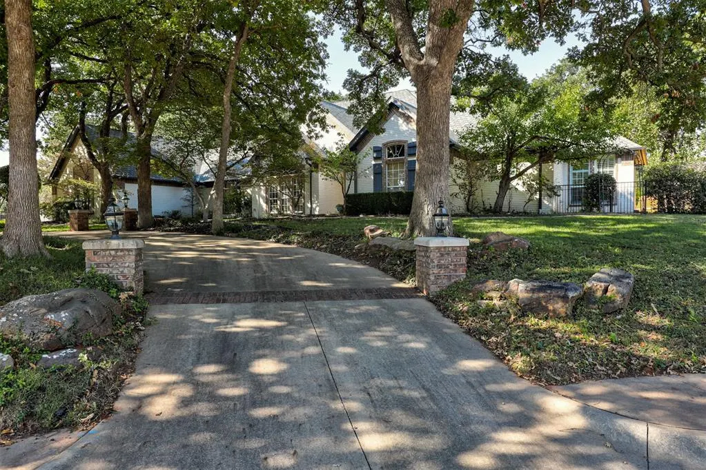 Photo 3 — 1823 Oak Forest Drive, Edmond, OK 73025