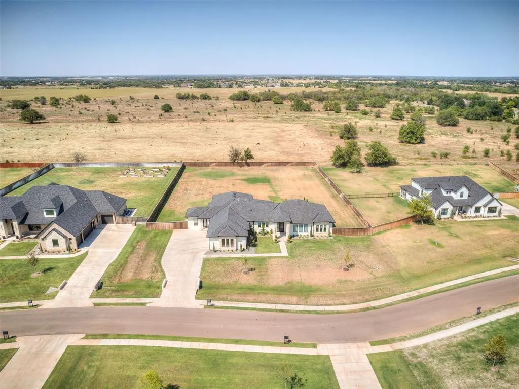 Photo 2 — 2189 NW 227th Street, Edmond, OK 73025