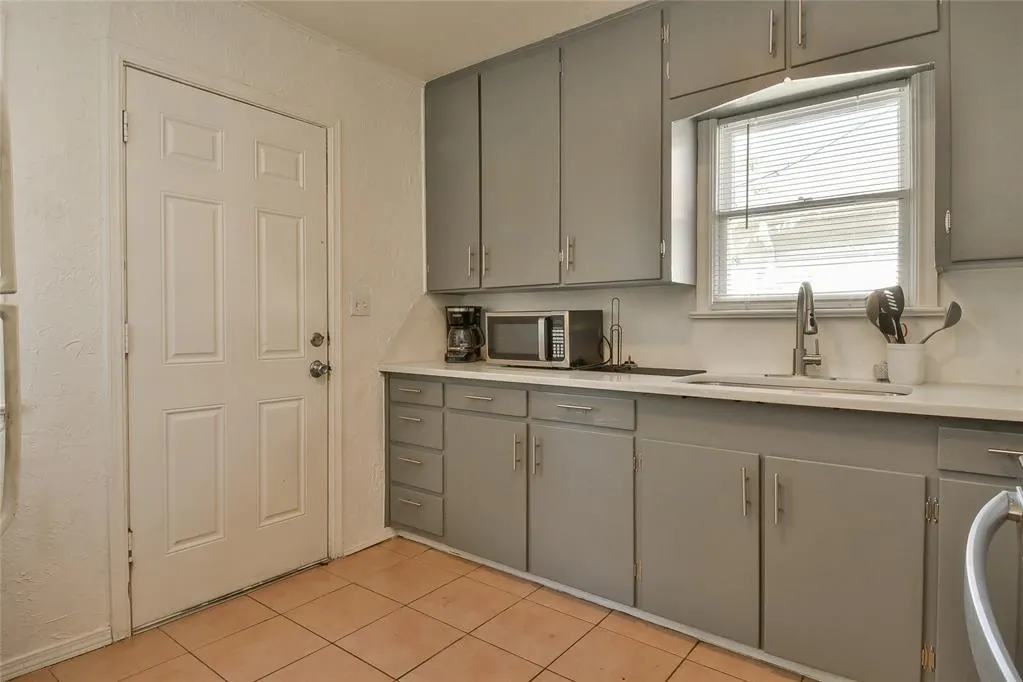 Photo 9 — 1009 N Farra Drive, Oklahoma City, OK 73107