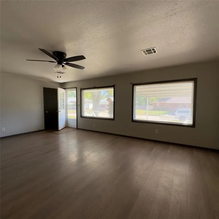Photo 16 — 4741 SE 18th, Del City, OK 73115