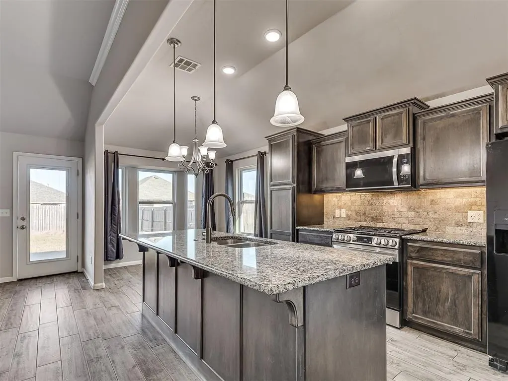 Photo 11 — 3029 NW 182nd Street, Edmond, OK 73012