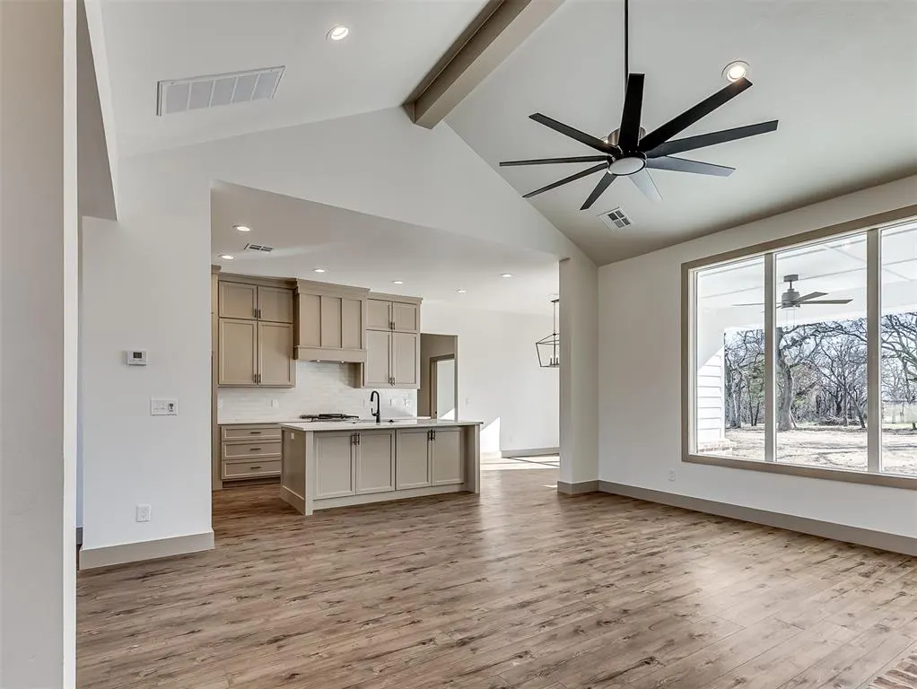 Photo 7 — 21200 Reserve Circle, Harrah, OK 73045