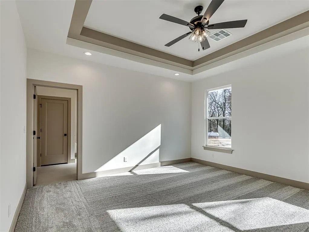 Photo 12 — 21200 Reserve Circle, Harrah, OK 73045